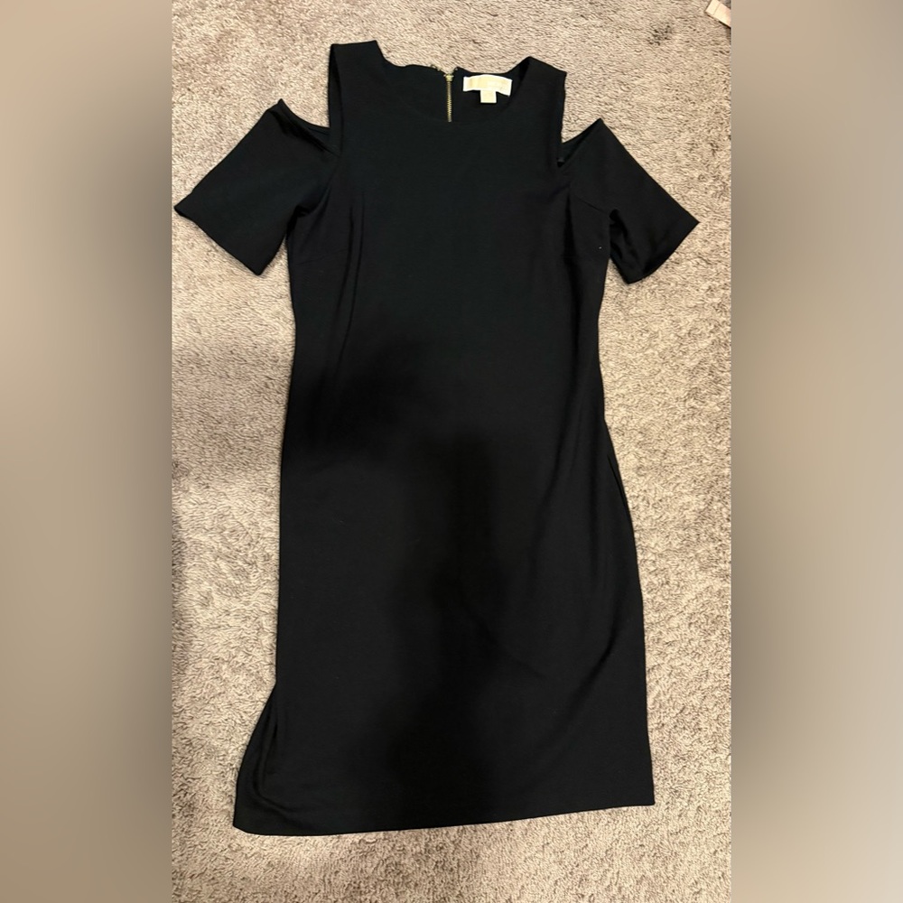Beautiful fitting Michael Kors black dress